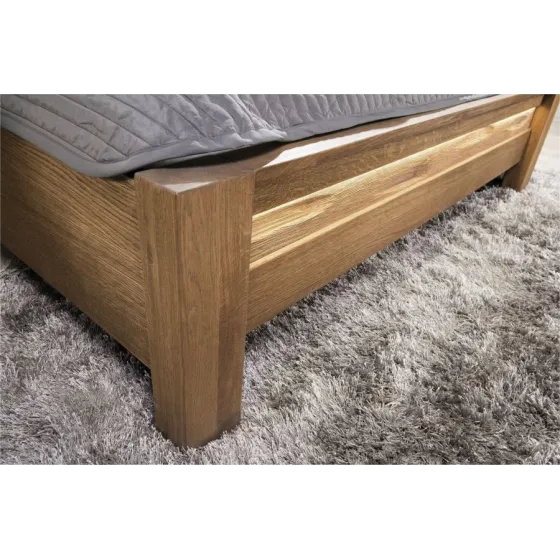 Lit 160x200 en chêne avec pieds en bois massif collection BAROS
