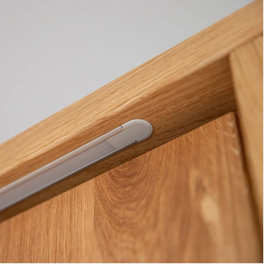 Armoire chêne avec eclairage LED collection Rivaro