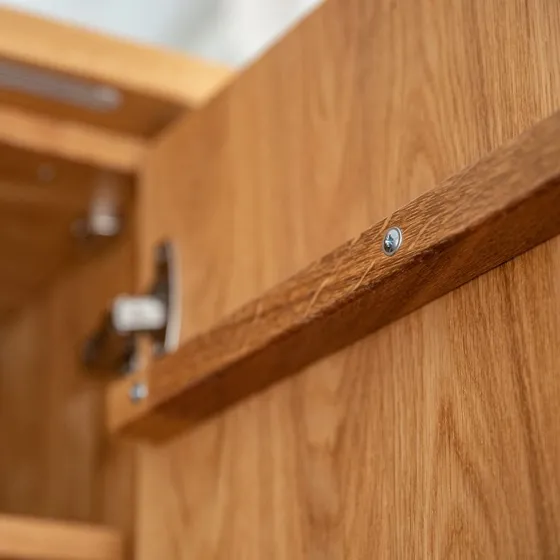 Armoire en chêne massif 4 portes battantes en bois massif collection Rivaro