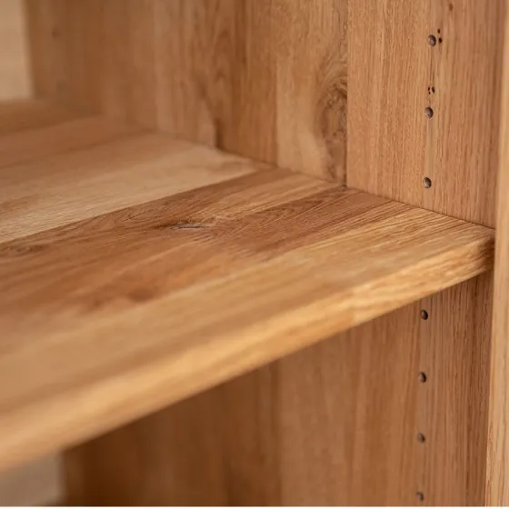 Etagère de rangement pour armoire en chêne massif Rivaro